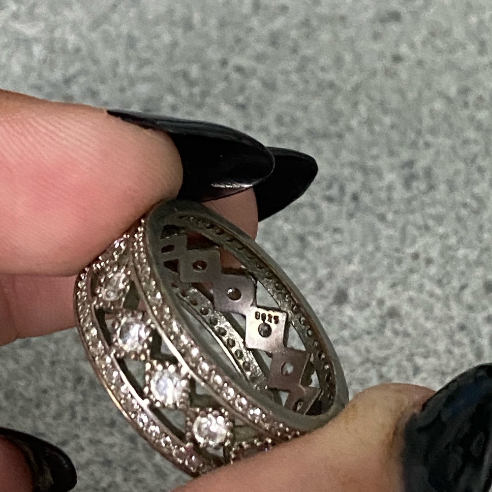 Ring - Picture 3 of 7